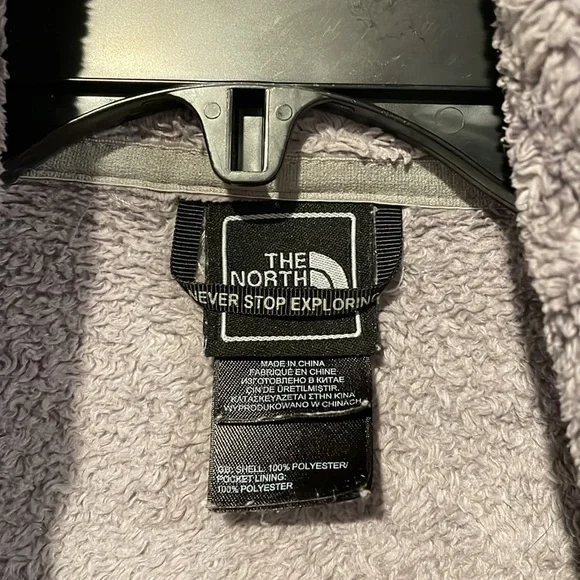 Women’s Fleece North Face Zip Up Jacket - Medium - Picture 4 of 5